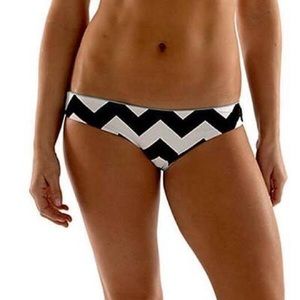 Carvedesigns swimming bottom.